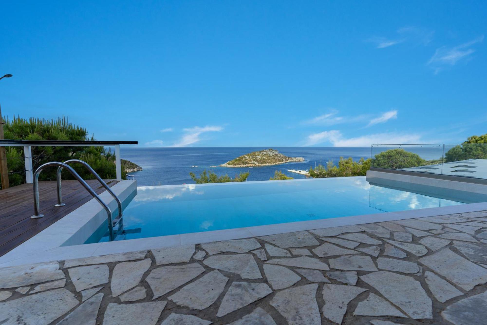 Coastal Paradise Found - Komis' Private Pool Retreat Айос-Ніколаос Екстер'єр фото